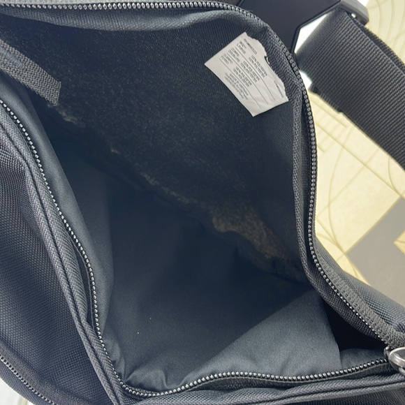 Nike Black White Belt Bag Nike Heritage Waistpack (3L) & Fanny Pack
Black
NWT - Picture 9 of 16